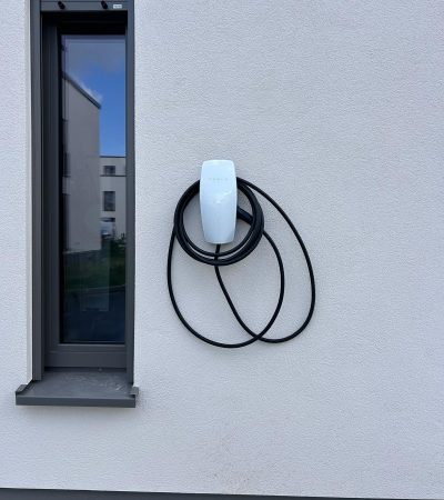 tasla_wallbox_istallation_von_alpaybau