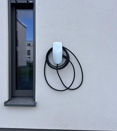 tasla_wallbox_istallation_von_alpaybau